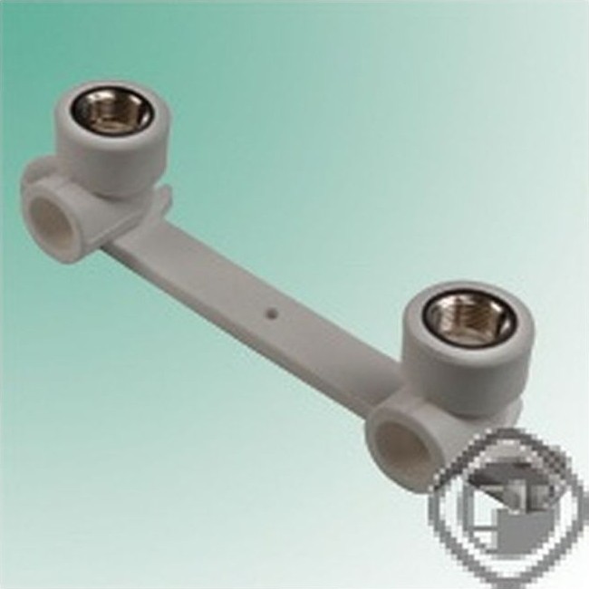 Планка полипропиленовая с водорозетками 20x1/2 для смесит.